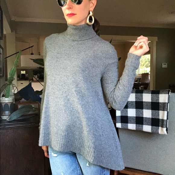 Velvet Cashmere Grey Swing Turtleneck 